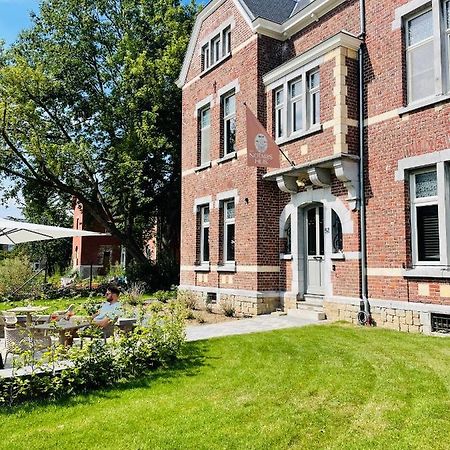 B&B Het Notarishuis - Authentiek Verblijf Nabij Maastricht Voeren Eksteriør bilde