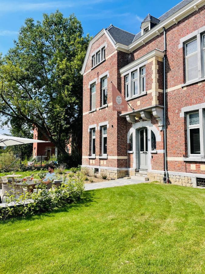 B&B Het Notarishuis - Authentiek Verblijf Nabij Maastricht Voeren Eksteriør bilde