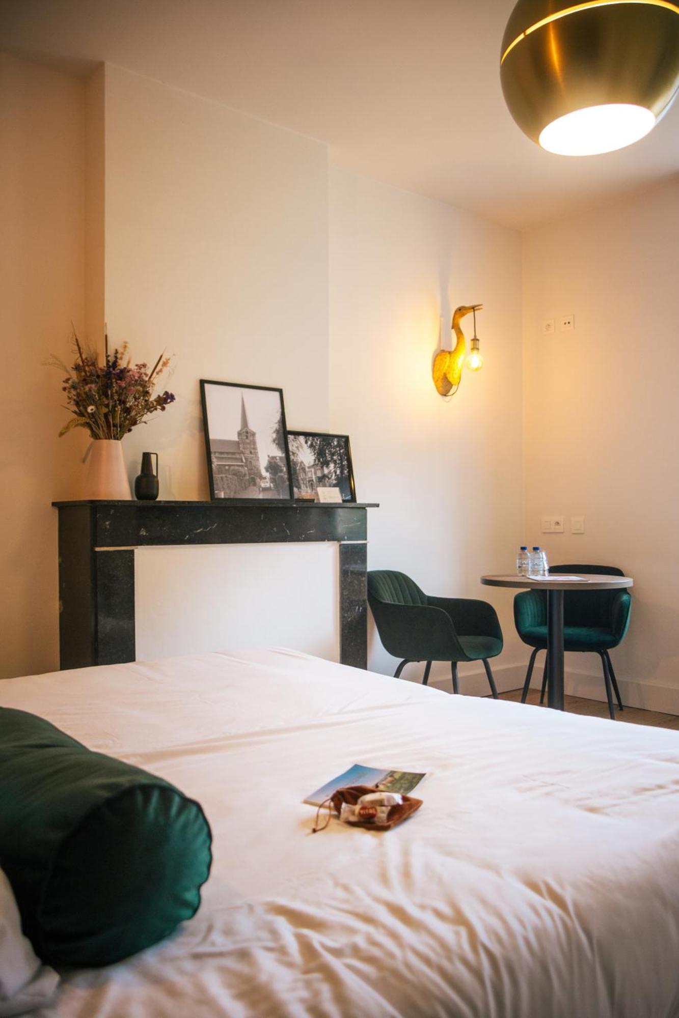 B&B Het Notarishuis - Authentiek Verblijf Nabij Maastricht Voeren Eksteriør bilde